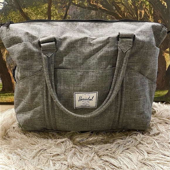 Herschel Supply Company Handbags - Herschel Supply Company Travel Gray Tote Bag